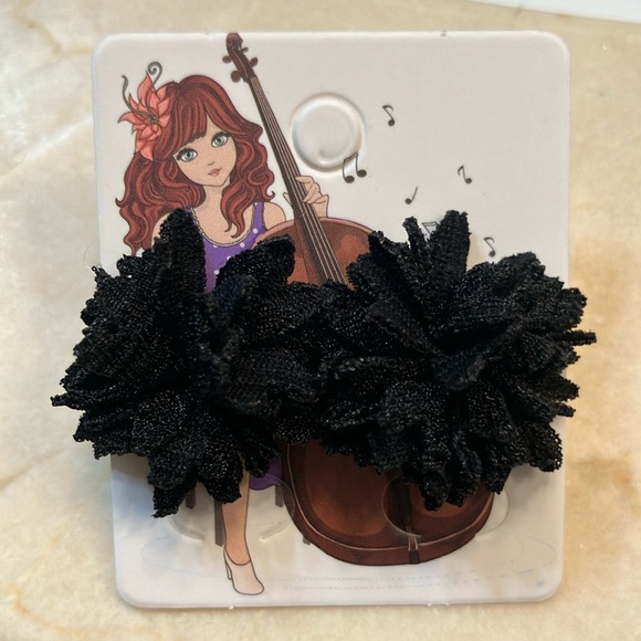 🌺 Black Fluffy Earrings - Picture 1 of 2